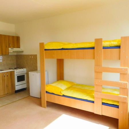 プラハ Km House Cerny Mostホステル エクステリア 写真