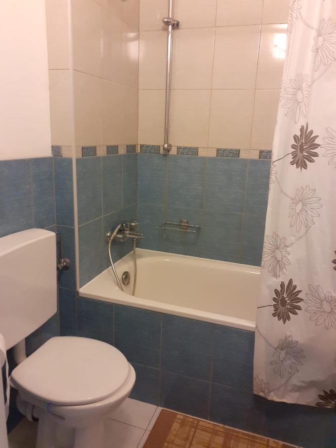 プラハ Km House Cerny Mostホステル エクステリア 写真
