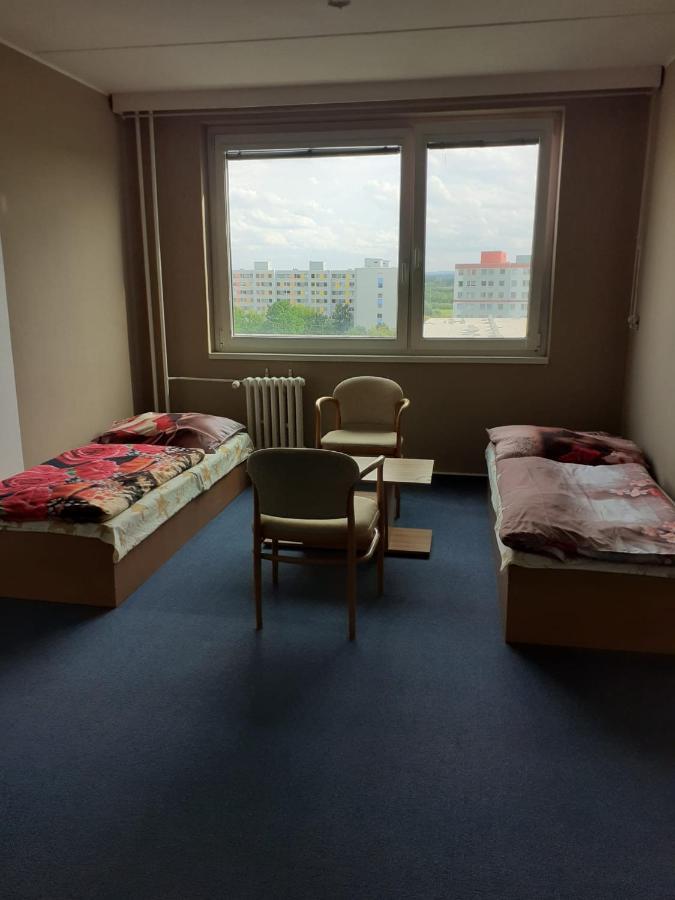 プラハ Km House Cerny Mostホステル エクステリア 写真