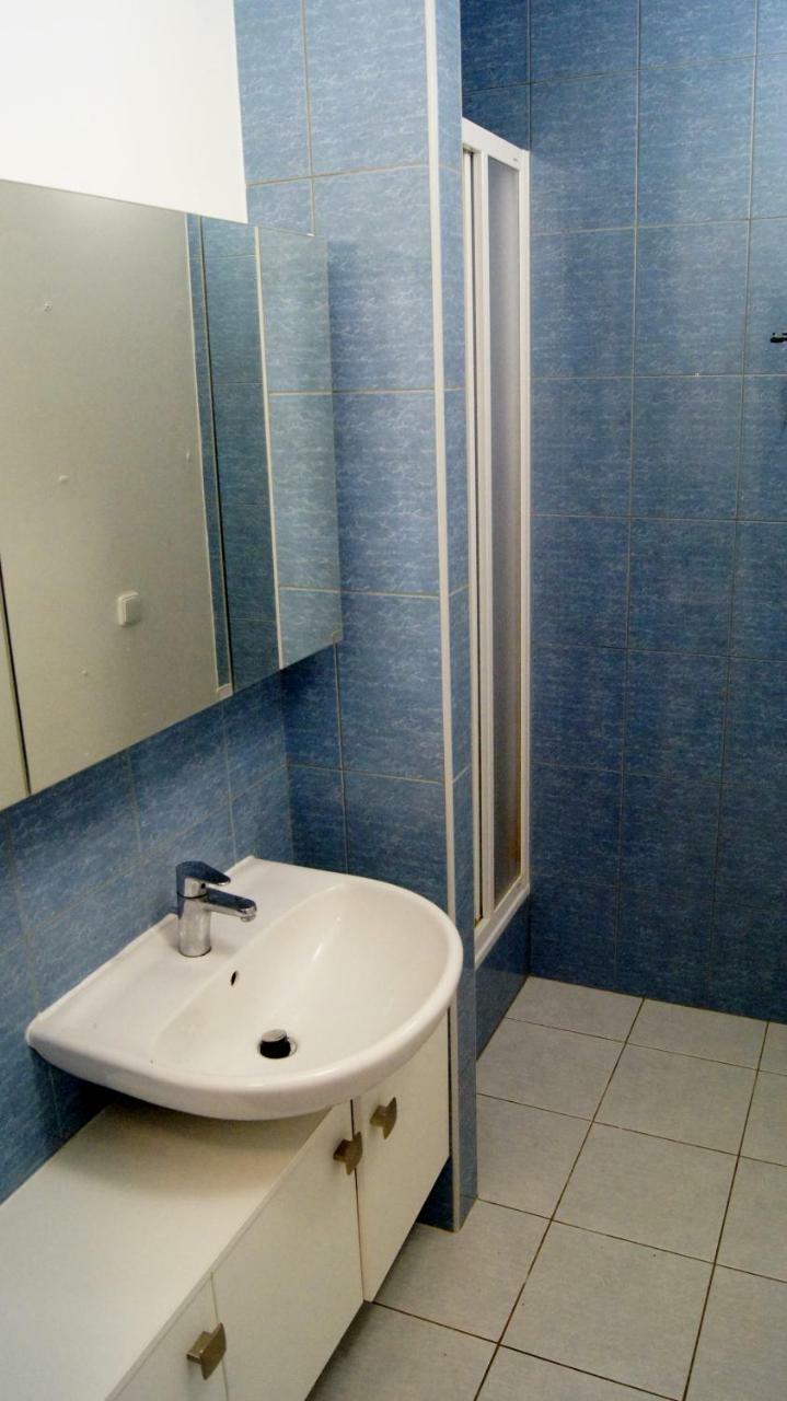 プラハ Km House Cerny Mostホステル エクステリア 写真