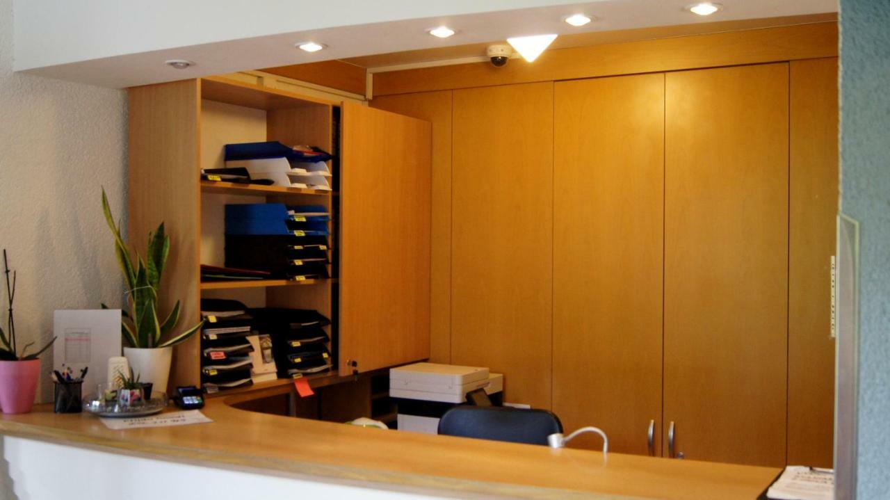 プラハ Km House Cerny Mostホステル エクステリア 写真