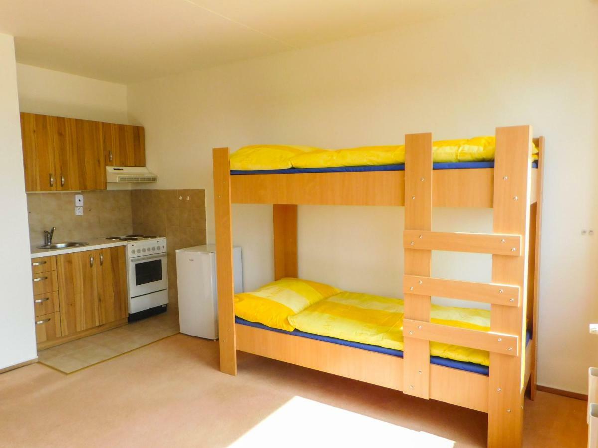 プラハ Km House Cerny Mostホステル エクステリア 写真