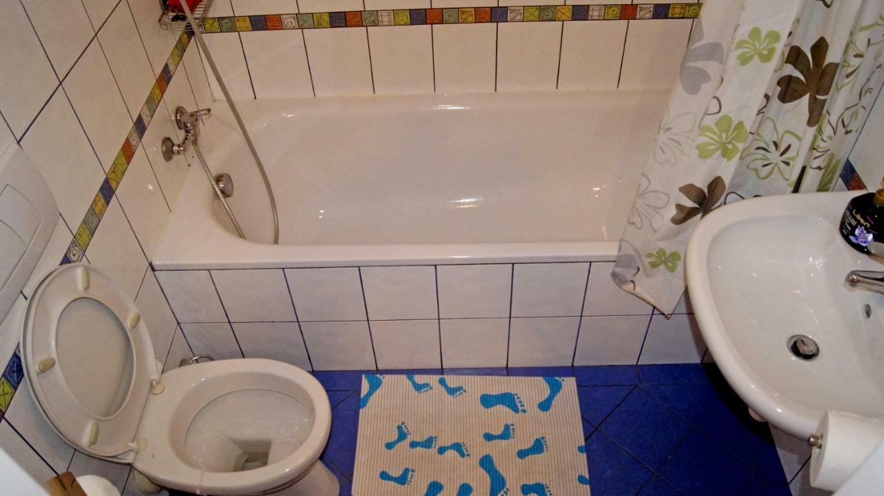 プラハ Km House Cerny Mostホステル エクステリア 写真