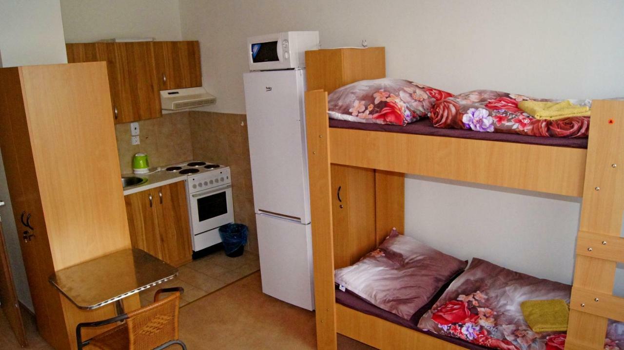 プラハ Km House Cerny Mostホステル エクステリア 写真