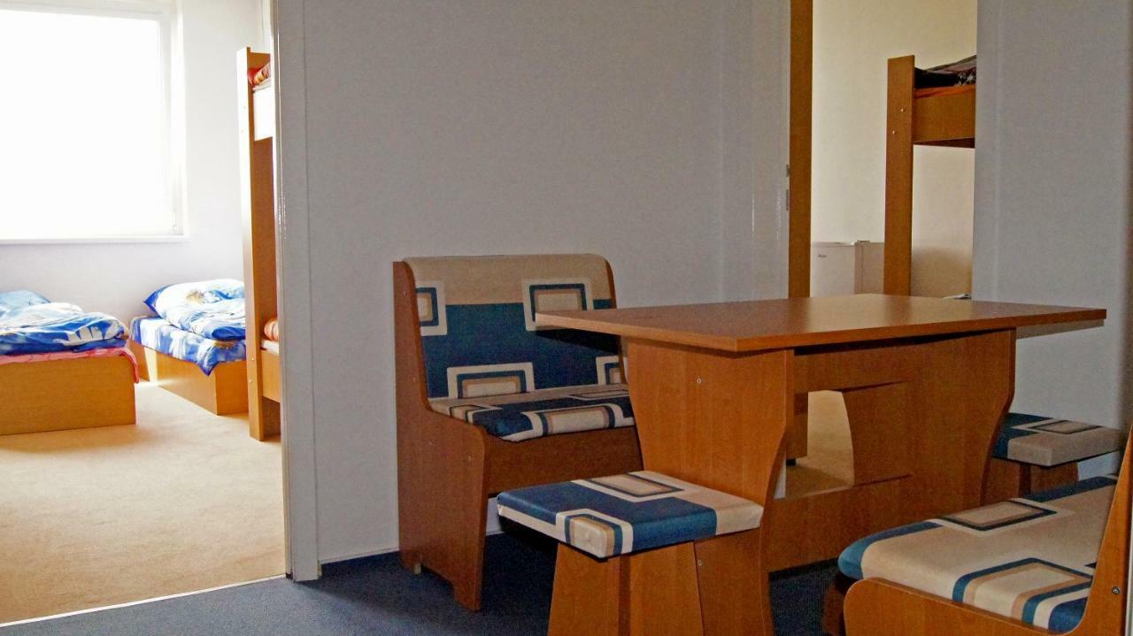 プラハ Km House Cerny Mostホステル エクステリア 写真