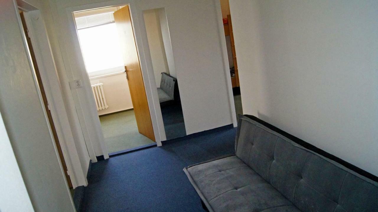 プラハ Km House Cerny Mostホステル エクステリア 写真