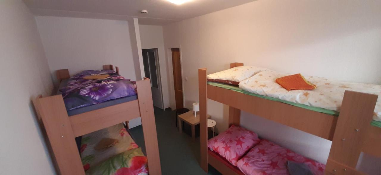 プラハ Km House Cerny Mostホステル エクステリア 写真