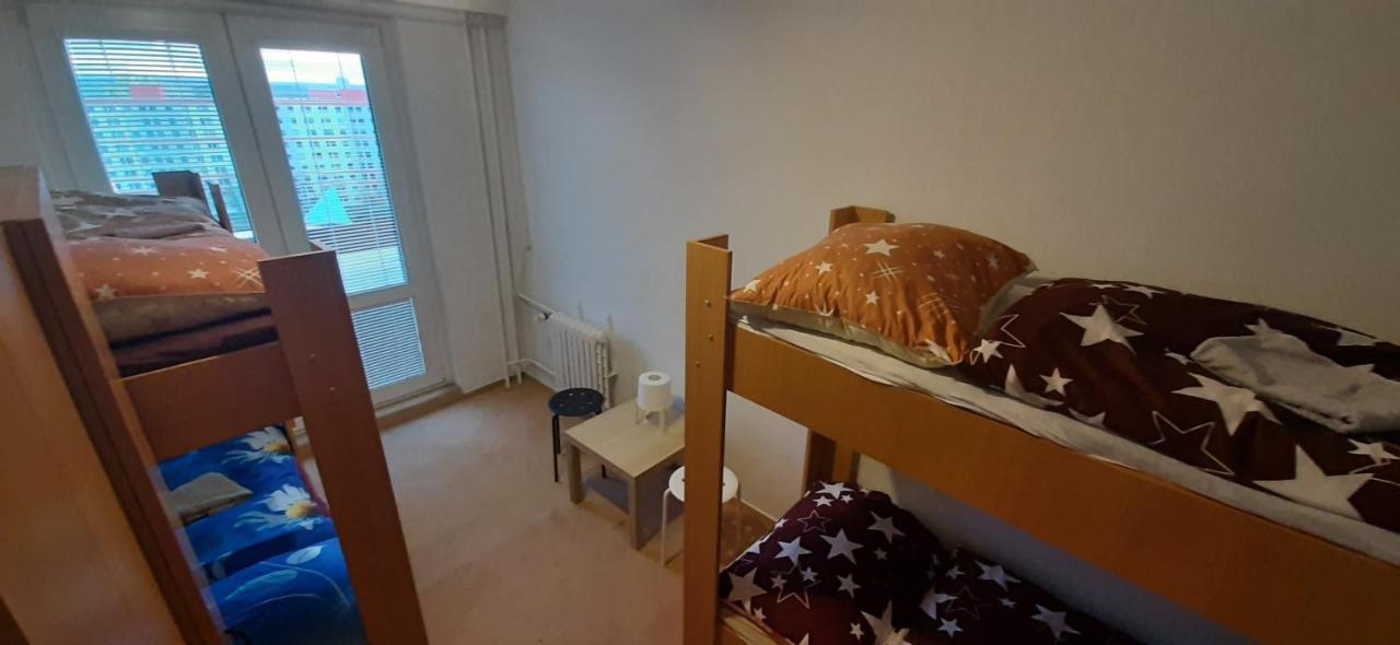 プラハ Km House Cerny Mostホステル エクステリア 写真